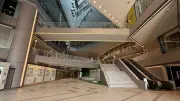 新幹線直結の廃墟モール「コトノハコ神戸」、開業37年で店舗数8割減の悲劇