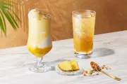 スタバ ティー＆カフェ、トロピカル新作2種発売 パフェ感覚のフローズンドリンクも