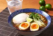 天下一品、鳥羽周作氏監修「すだち香る あっさり冷やし麺」を期間限定発売