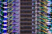 東洋経済の記事を独自にリライト、写真特集で新たな視点を提供