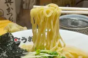 豊洲仲卸直営「鮨とラーメンうおがしや」モーニングが凄い！ラーメン＋寿司3貫で1000円