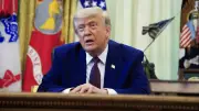 トランプ大統領、AI事前検証の大統領令に署名 自主的枠組みで技術覇権と安保両立