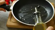 一日大さじ2杯の油で腸を整え老化と認知症を予防する医師推奨の食材