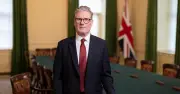 英政府、16歳未満のSNS利用を全面禁止へ「子どもを不幸にしている」
