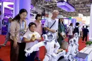 米国務長官、中国に対しウクライナへの武器供与停止を要求