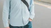 「パーカーもボディーバッグもダメ」おじさんの服装論争：無難が叩かれる理不尽