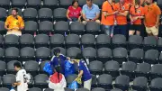 W杯日本人サポーターのゴミ拾い称賛、30年前の習慣が世界を魅了し続ける背景