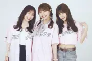 ヤクルト「Swallows LADIES DAY」に平祐奈とME:I・SUZUが始球式登場