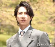 山下智久、亀のオブジェで亀梨和也を祝福「おめでとう。幸せを。」