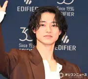山崎賢人、CM衣装で登場「初めて分身できてうれしかった」新CM発表会