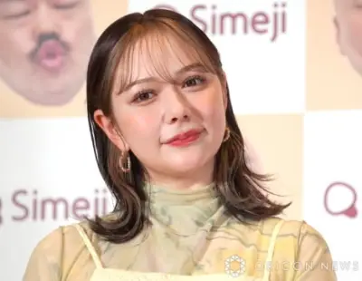 村重杏奈「おっぱい大先生」がCanCamで白肌美バスト披露、絶賛の声