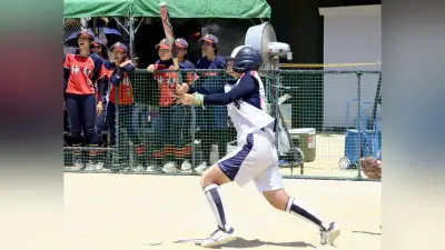 千葉経大付が延長タイブレイクで神村学園に競り勝つ、岡田が「魂のスイング」