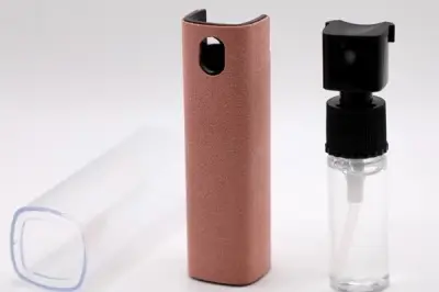 ダイソーのスクリーンクリーナー220円、洗浄液とクロス一体型で便利だが注意点も