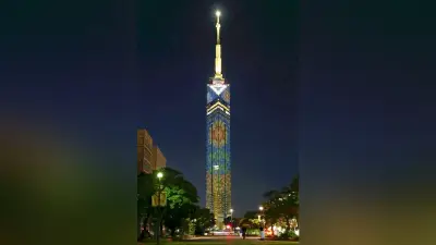 福岡タワーに直径20m超のヒマワリイルミ、7月14日から8月23日まで点灯