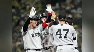 巨人が延長戦制し首位に並ぶ、ヤクルトは今季5度目サヨナラ勝ち
