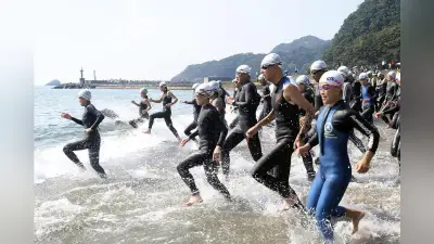 ひわさうみがめトライアスロン、暑さで距離短縮も470人完走