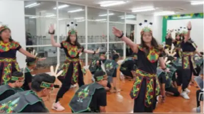 インドネシア中学生が多摩大聖ヶ丘を訪問、伝統舞踊と文化交流