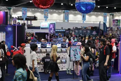 LAのAnime Expoでリカちゃん初音ミクコラボ連日完売、ガチャ待機列途切れず