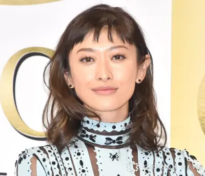 山田優、誕生日前にボブにイメチェン「心機一転」と報告 ファン絶賛
