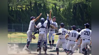 【島根】決勝戦で立正大淞南が九回に３点を奪い逆転勝ち、３年ぶり４度目の甲子園出場へ　島根中央はあと一歩