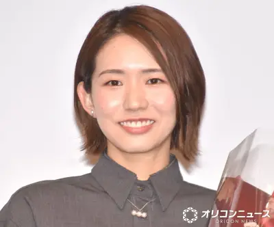 古賀紗理那、第1子との沖縄初旅行を報告 抱っこ紐姿で親子ショット「紗理那ママ！」の声