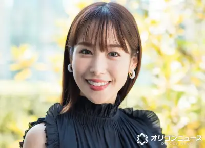 鷲見玲奈アナ、長女と親子リンクコーデ披露「かわいい娘さん」「素敵なファミリー」と反響