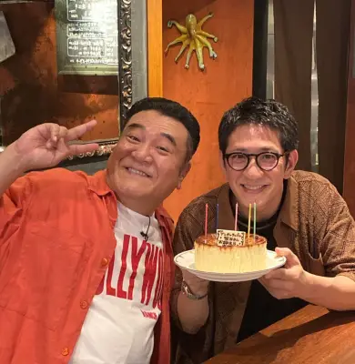 アンタッチャブル山崎、柴田にバースデーサプライズ 特大フィギュア製作決定