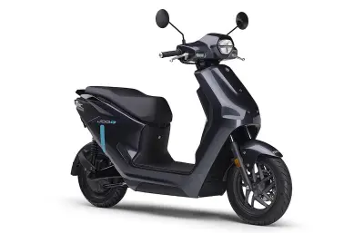 ヤマハ発動機、電動スクーター「JOG E」を全国発売 交換式バッテリー採用