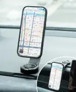 3COINSで1100円の回転式車載マグネットスマホホルダー発売