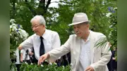 雫石事故５５年、１６２人犠牲に献花　遺族「語り継ぐ」誓う