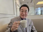 82歳・高橋英樹「久しぶりに奥さんとデート」 スタイリッシュ夫婦ショットに反響