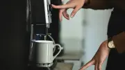 午後のコーヒーが睡眠の質を下げる？カフェイン摂取の新常識