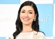 アンミカ、夫が手入れするベランダのひまわり開花を報告「旦那様のヒマワリ！」