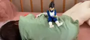 赤ちゃんの呼吸確認、まさかのベジータ様フィギュアがSNSで話題に