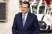 BMW、パリモーターショー出展を急遽見送り、コスト削減が背景