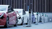 テスラ超えのBYD、利益55％減。新興EV破綻で40万人が修理難民に