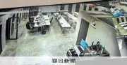 カンボジア拠点詐欺、トップの男ら12人を起訴　資金分配資料押収
