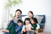 長期育休で給付金だけで生活可能か？年収別シミュレーションで検証