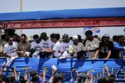 カボベルデ代表が帰国、数千人のファンが出迎え W杯快進撃を祝福