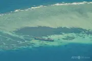 中国海警局、木製棒で比兵士殴打 南シナ海で衝突