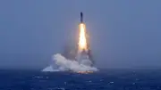 中国、弾道ミサイル発射で核のトライアド構築へ加速、米国の一線試す
