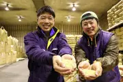 中国人バイヤーがこぞって買う｢日本製の神コスメ｣3選