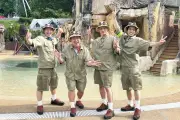 チョコプラ＆timelesz原嘉孝・篠塚大輝、超撥水風呂敷で水運び競走に挑戦