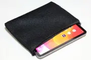 ダイソー110円「マイクロファイバーで拭けるiPad miniケース」実機レビュー