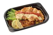 ドン・キホーテ「衝撃の一食」に新商品2種、チキンジャンバラヤと焼きそばの異色コラボ