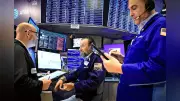 NYダウ105ドル安、AI関連株に売り アルファベット4%超下落