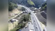 八木山バイパスでダンプカー逆走、トラックと衝突し男性死亡 69歳逮捕