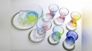 伝統工芸「江戸硝子」が進化、花びら皿や涼感グラスで夏の食卓を彩る
