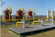 ENEOS Xplora、天然ガス生産の汚泥を建材や家具にアップサイクルする試験研究を開始