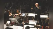 ズヴェーデン指揮のエバーグリーン響来日、アジア屈指の楽団へ挑む